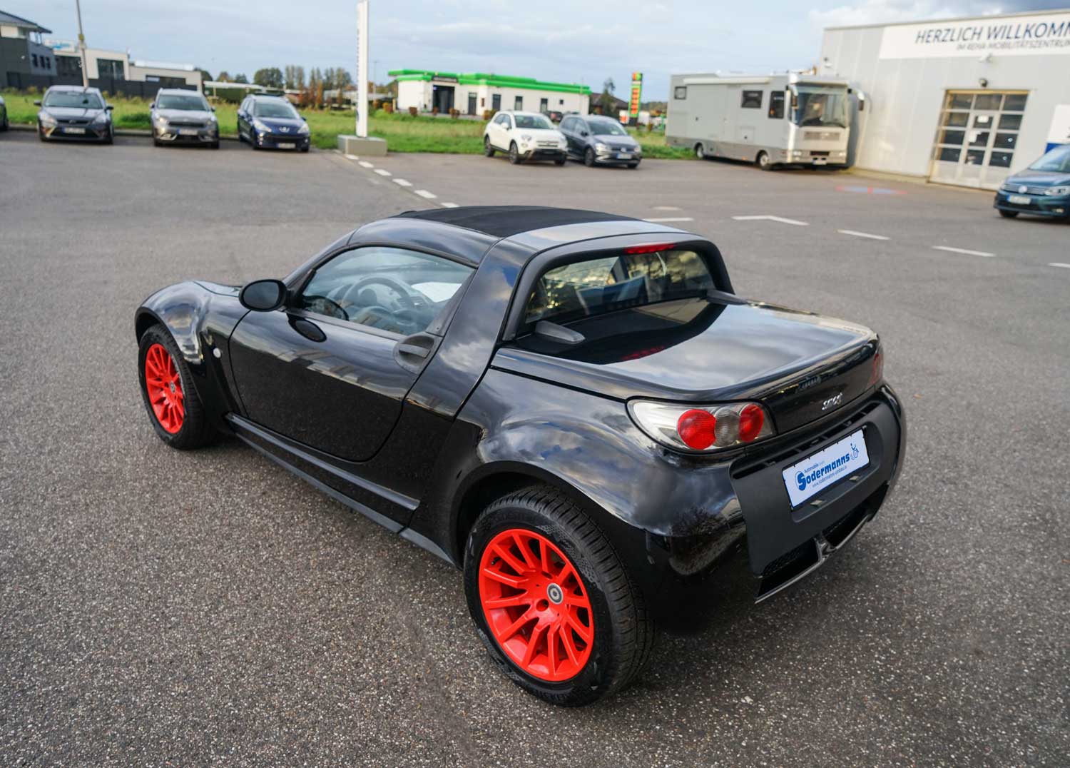 Behindertengerechter Smart Roadster, Selbstfahrerumbau, Pedalverlängerung, Fußraumerhöhung, Sodermanns