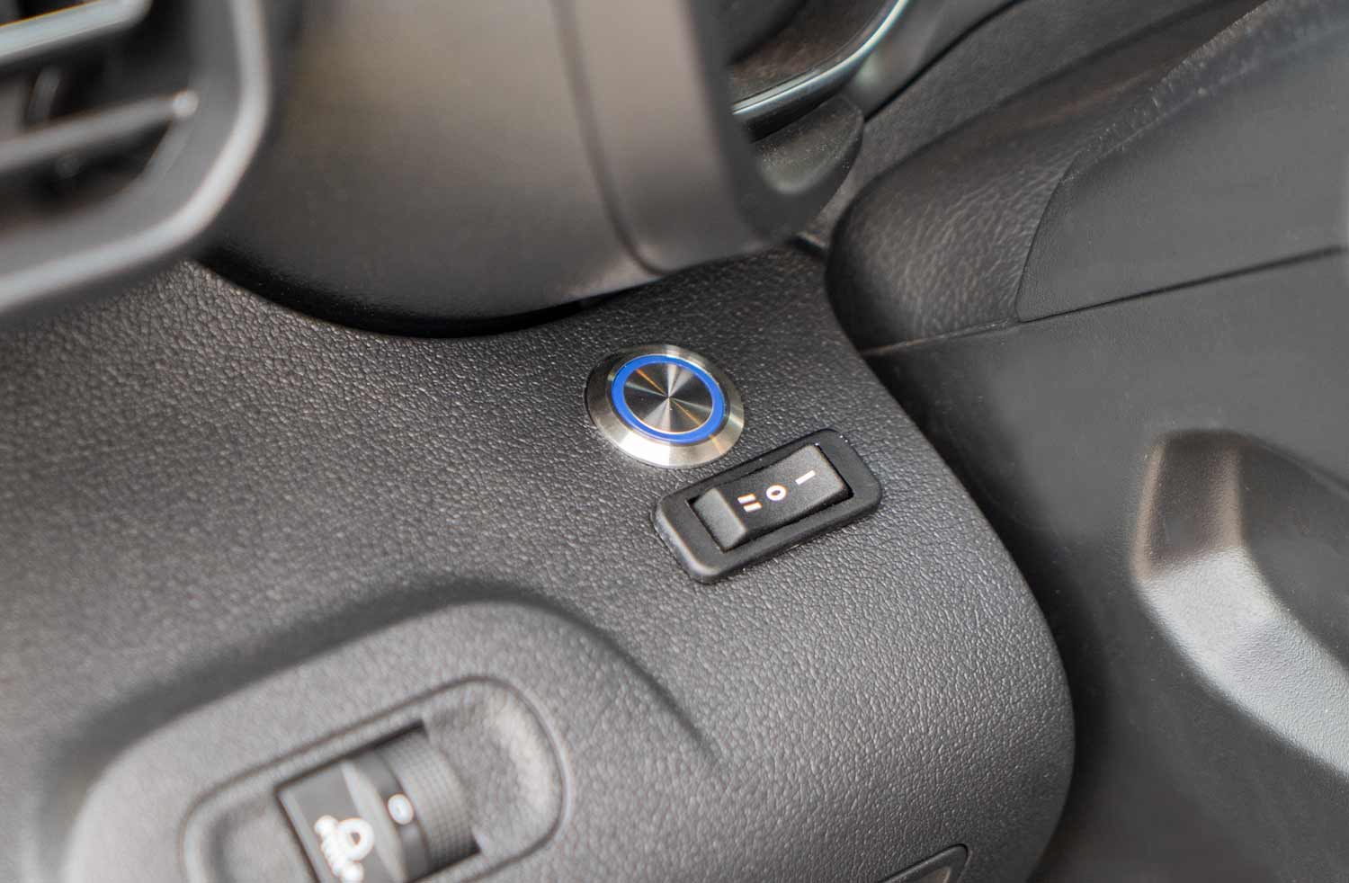 Behindertengerechter Toyota Proace City Verso, Selbstfahrerumbau, Linksgas, Rollstuhlverladesystem, Sodermanns