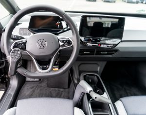 Behindertengerechter Volkswagen ID.3, Selbstfahrerumbau, MFD, Handgerät Gas Bremse, Rutschbrett, Pedalsperre, Sodermanns
