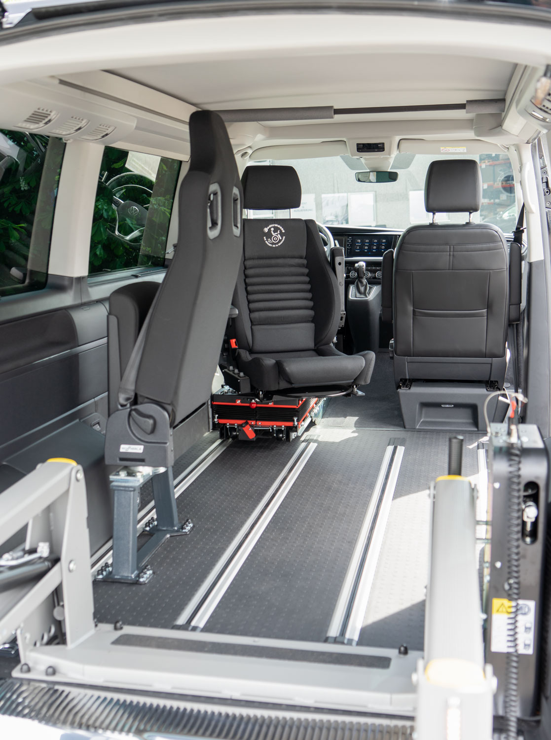 Behindertengerechter Volkswagen T6.1, Selbstfahrerumbau, Sodermanns