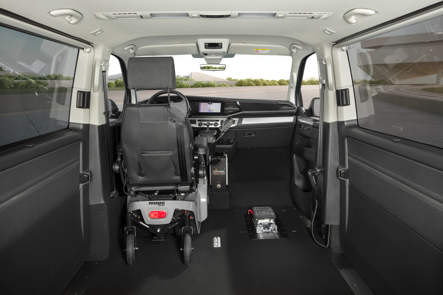 Behindertengerechter Volkswagen T6.1, Selbstfahrerumbau, seitlicher Kassettenlift, Bodenbegradigung, Space Drive, Sodermanns