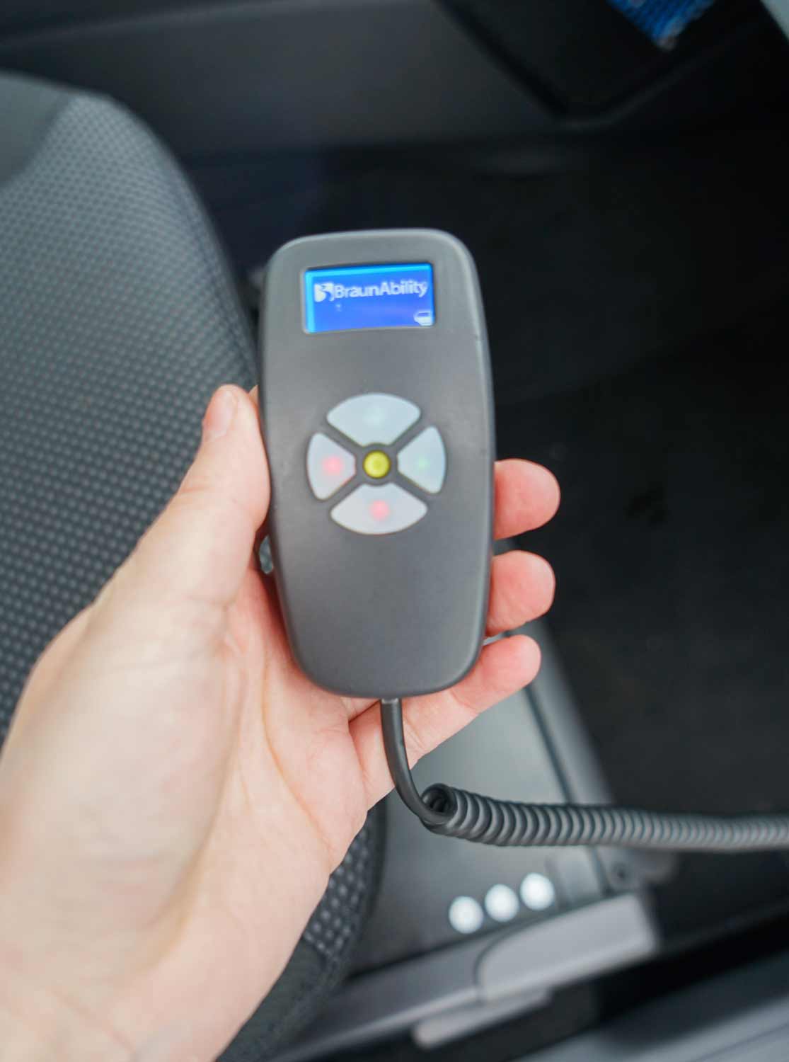 Behindertengerechter Volkswagen Touran, Dreh Schwenksitz, Turny Low, Beifahrerumbau, Sodermanns