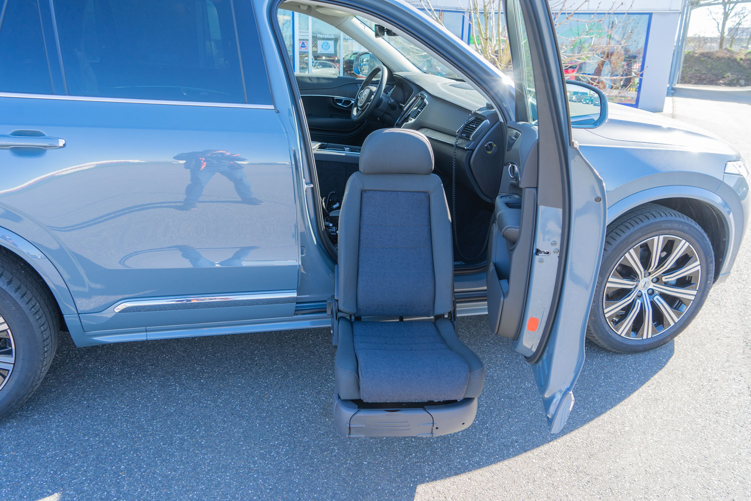 Behindertengerechter Volvo XC90, Beifahrerumbau, Turny, Hub Schwenksitz, Sodermanns