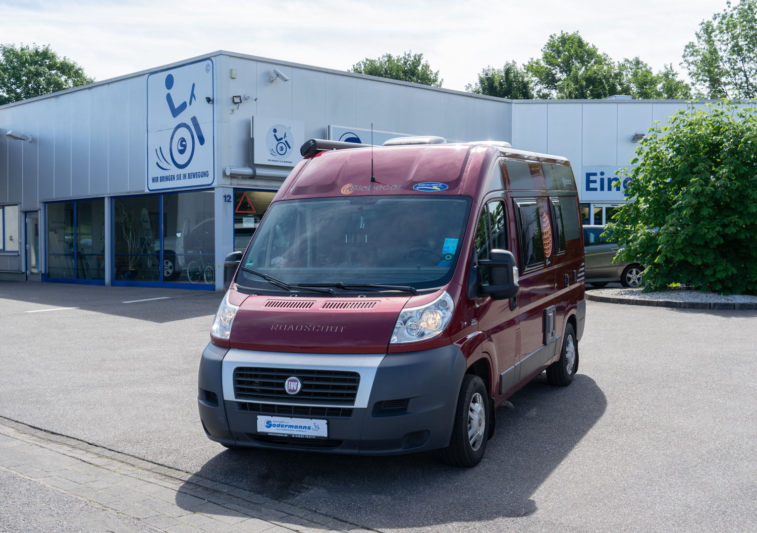 Behindertengerechtes Fiat Ducato Reisemobil, Beifahrerumbau, Hubschwenksitz, Drehsitzkonsole, Sodermanns