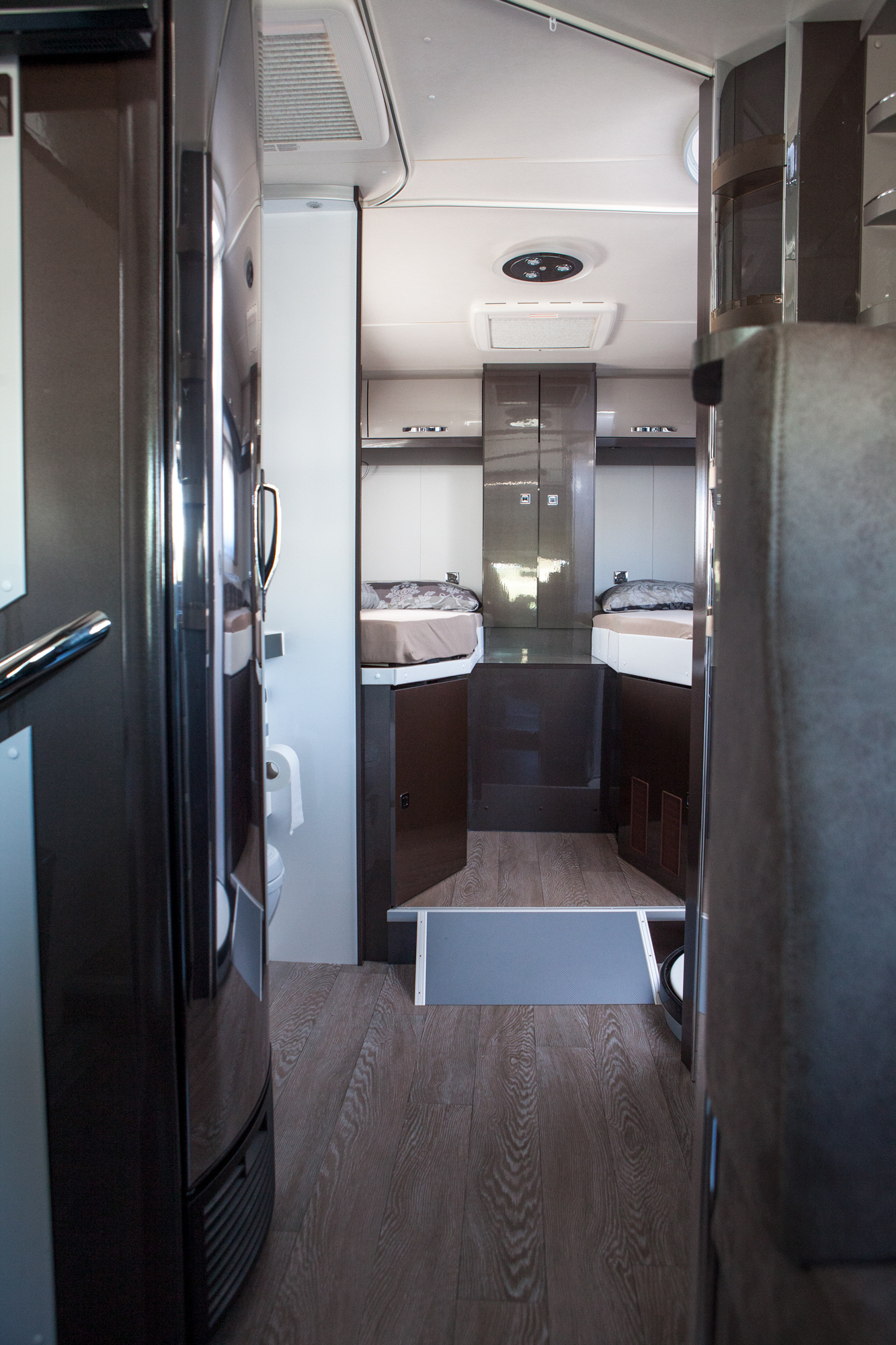 Behindertengerechter Fiat Ducato Reisemobile, Selbstfahrerumbau, Lenkraddrehknauf, Handgerät, Lift, Sodermanns