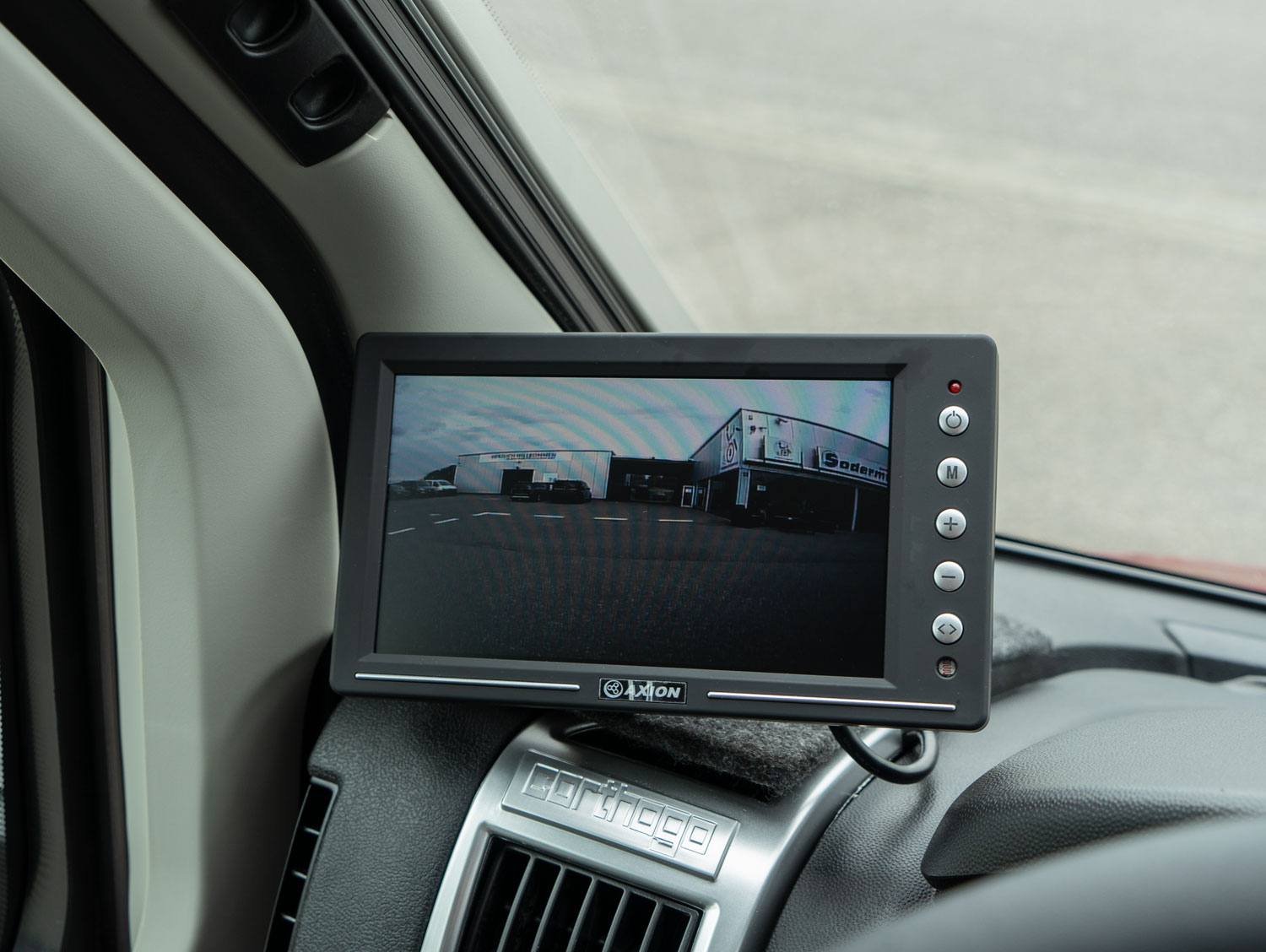 Behindertengerechtes Fiat Malibu Wohnmobil, Selbstfahrerumbau, MFD, Kamerasystem, zusätzliche Aussenspiegel, Sodermanns