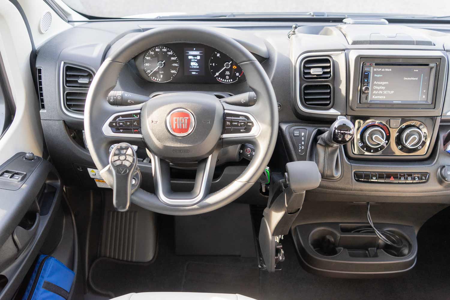 Wohnmobil, Selbstfahrerumbau, Kassettenlift, MFD, Handbediengerät, Innenraumboden, Sodermanns