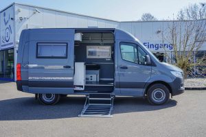 Behindertengerechtes Mercedes Benz Sprinter Reisemobil, Beifahrerumbau, seitlicher Lift, Sodermanns