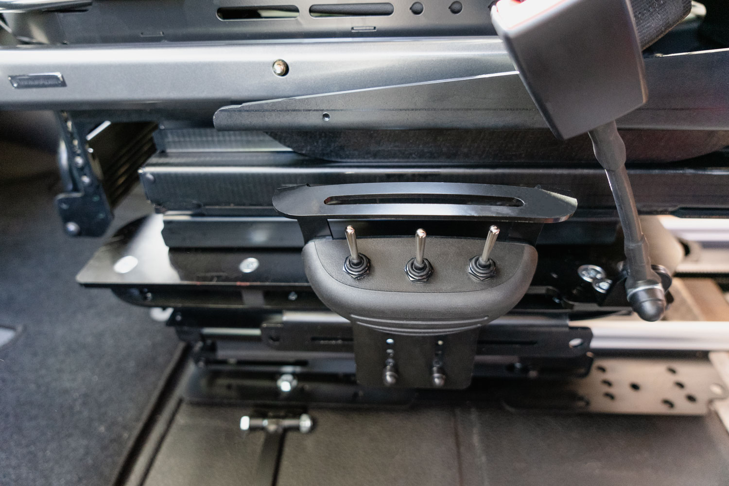 Behindertengerechtes Renault Master Reisemobil, Beifahrerumbau, Hub Schwenksitz, Transferkonsole, Sodermanns