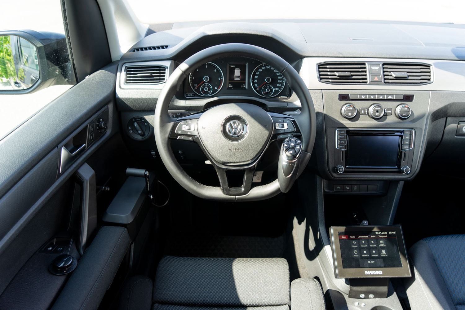 Behindertengerechter Volkswagen Caddy, Selbstfahrerumbau, Rollstuhlverladesystem, Handicap, Gas Bremsschieber, MFD, Rutschbrett, Orthopädischer Sitz, Sodermanns