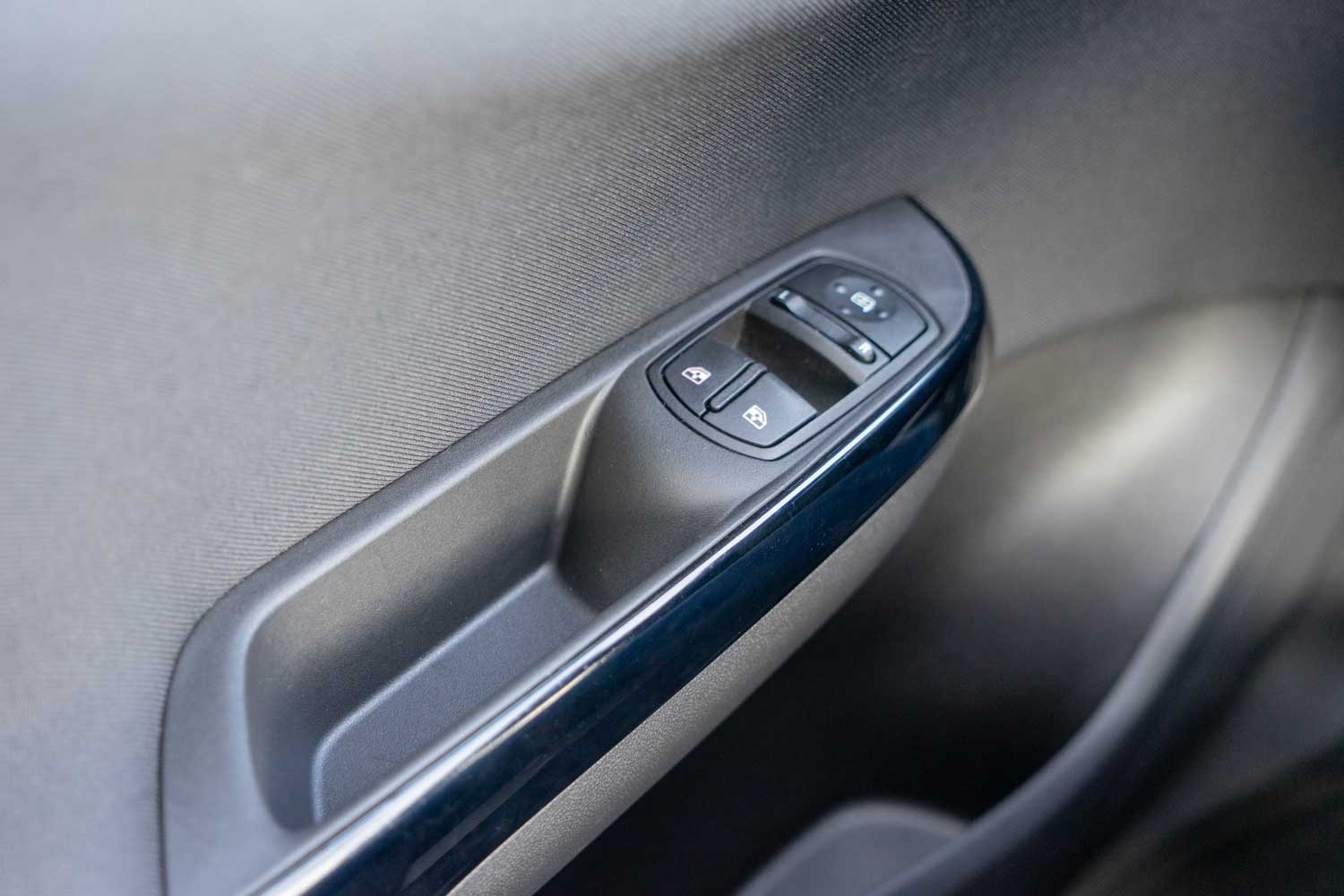 Behindertengerechter Opel Corsa Selbstfahrerumbau, Gebrauchtwagen, Pedalverlängerung, Rollstuhlverladesystem, Automobile Sodermanns