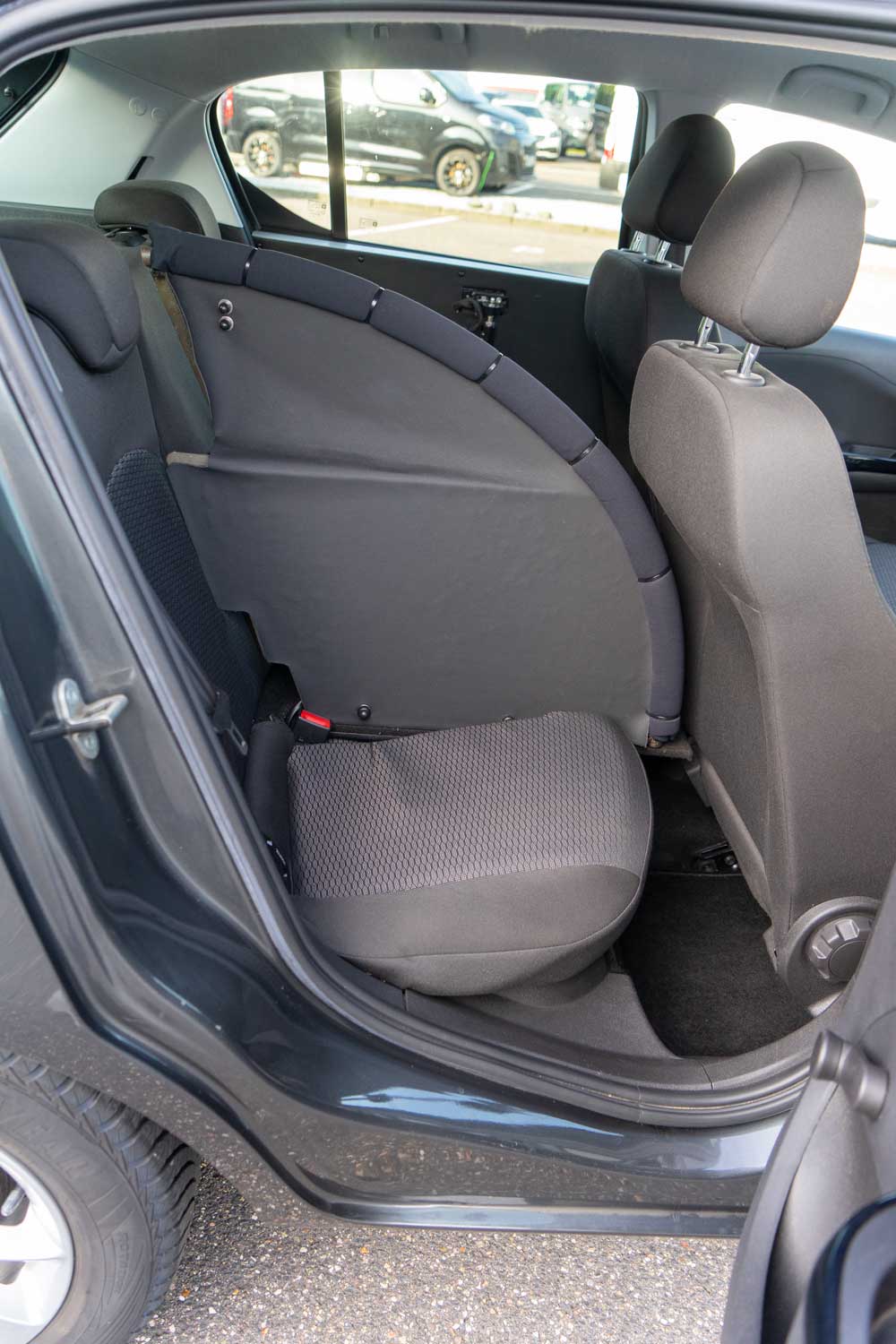 Behindertengerechter Opel Corsa Selbstfahrerumbau, Gebrauchtwagen, Pedalverlängerung, Rollstuhlverladesystem, Automobile Sodermanns