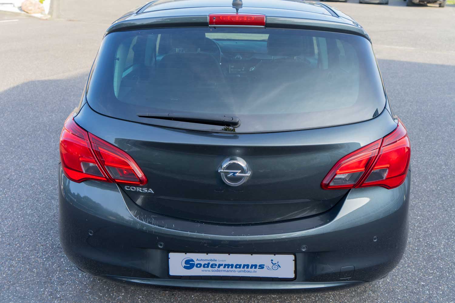 Behindertengerechter Opel Corsa Selbstfahrerumbau, Gebrauchtwagen, Pedalverlängerung, Rollstuhlverladesystem, Automobile Sodermanns