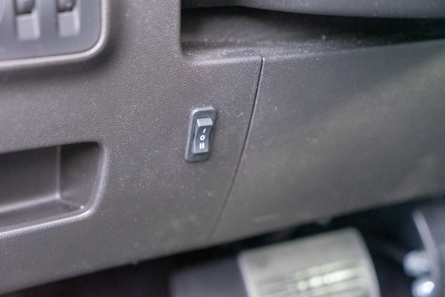 Behindertengerechter Opel Corsa Selbstfahrerumbau, Gebrauchtwagen, Pedalverlängerung, Rollstuhlverladesystem, Automobile Sodermanns