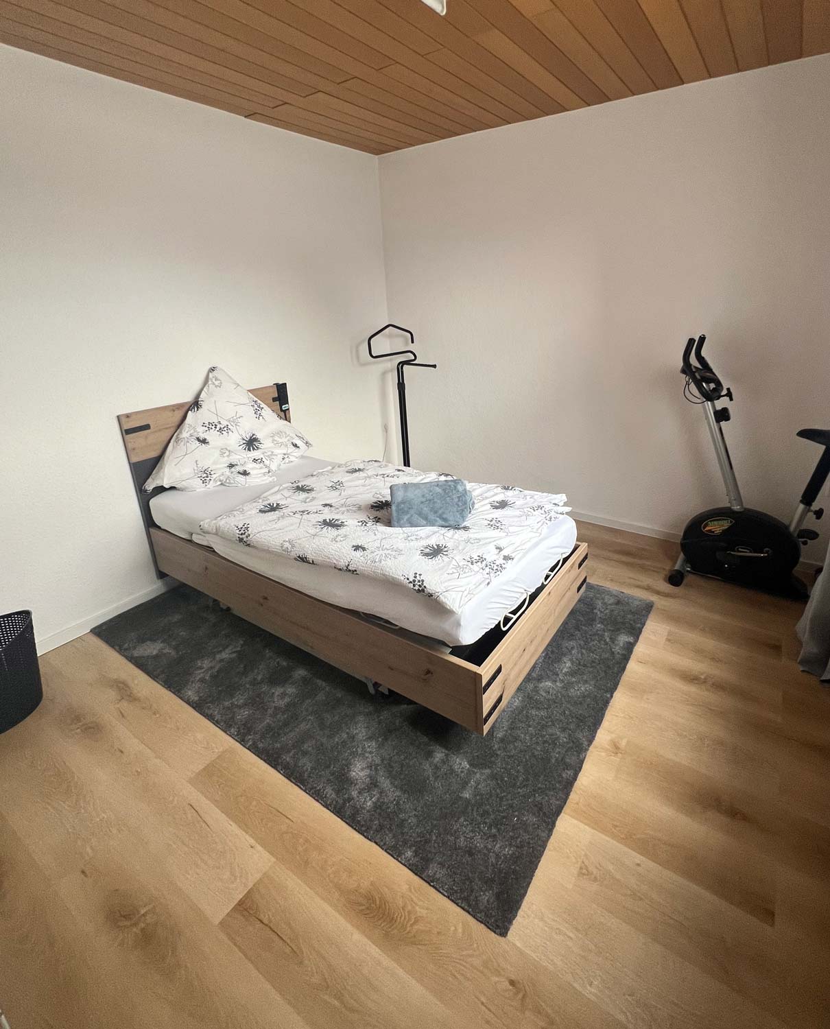 Barrierefreie Ferienwohnung, behindertengerechte Unterkunft mit Pflegebett, Rollstuhlgerecht, modern, betriebsnah, angenehme Lage, Sodermanns