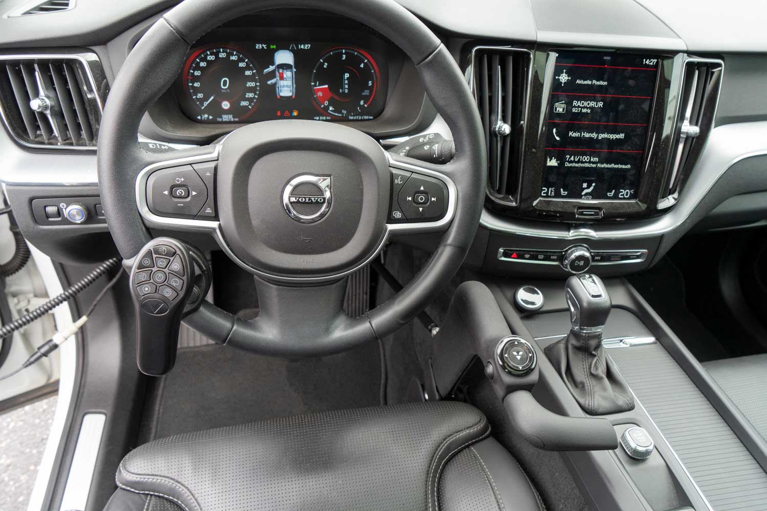 Führerschein mit Behinderung, behindertengerechtes Fahrschulfahrzeug, Volvo XC60, Sodermanns