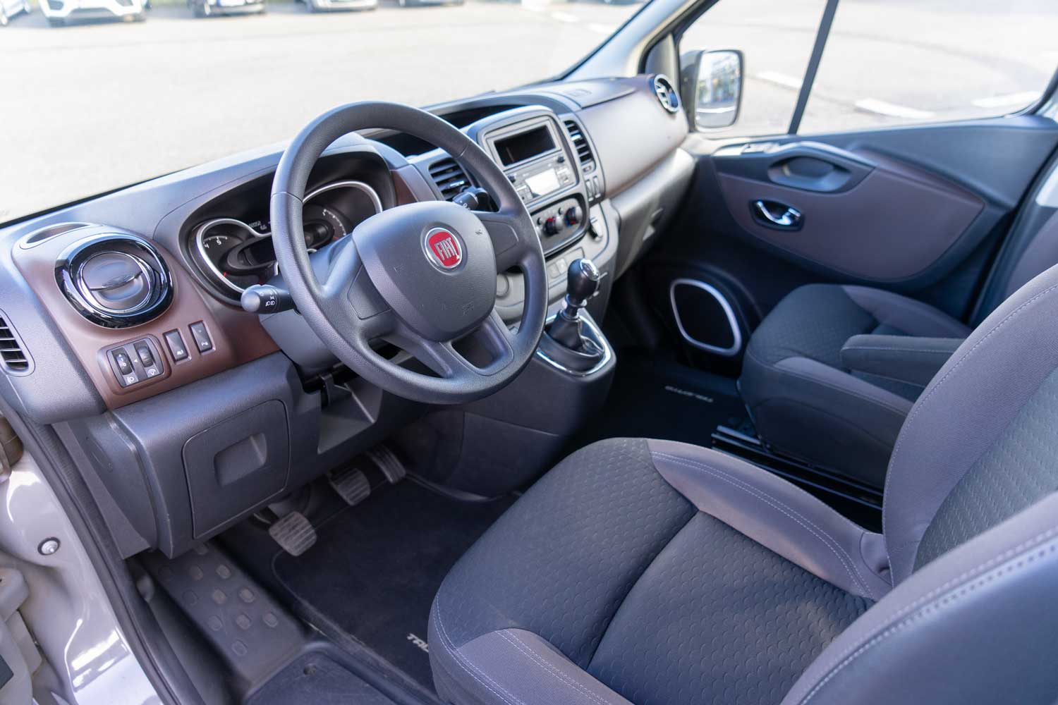 Behindertengerechter Fiat Talento Gebrauchtwagen Heckeinstieg klappbare Sitze, Sodermanns