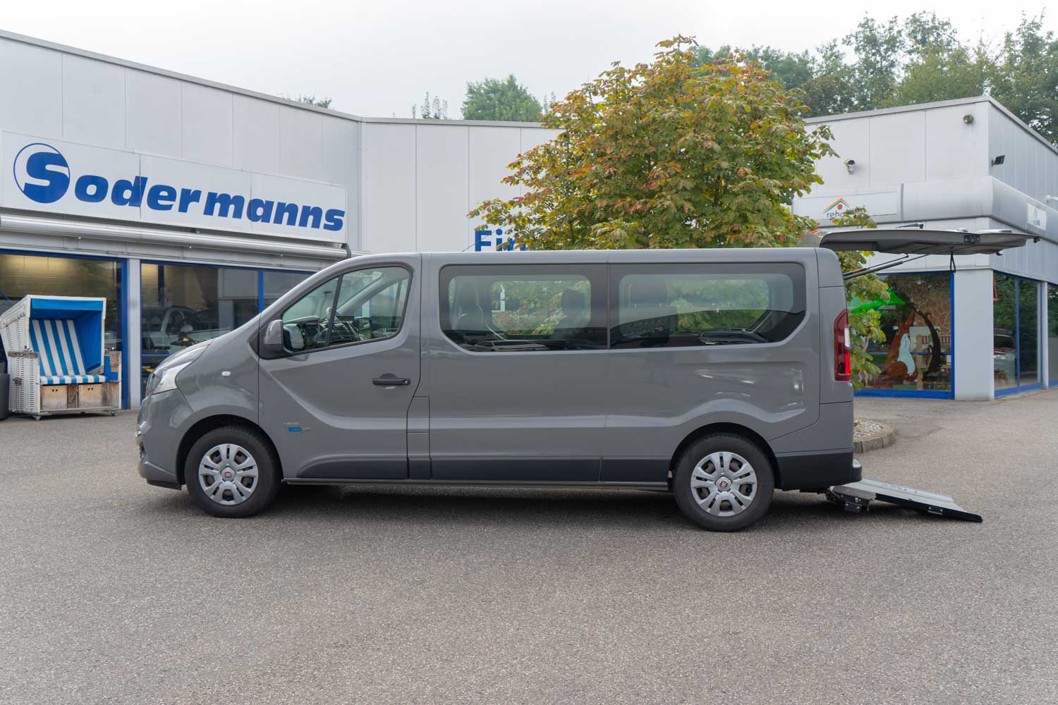 Behindertengerechter Fiat Talento Gebrauchtwagen Heckeinstieg klappbare Sitze, Sodermanns