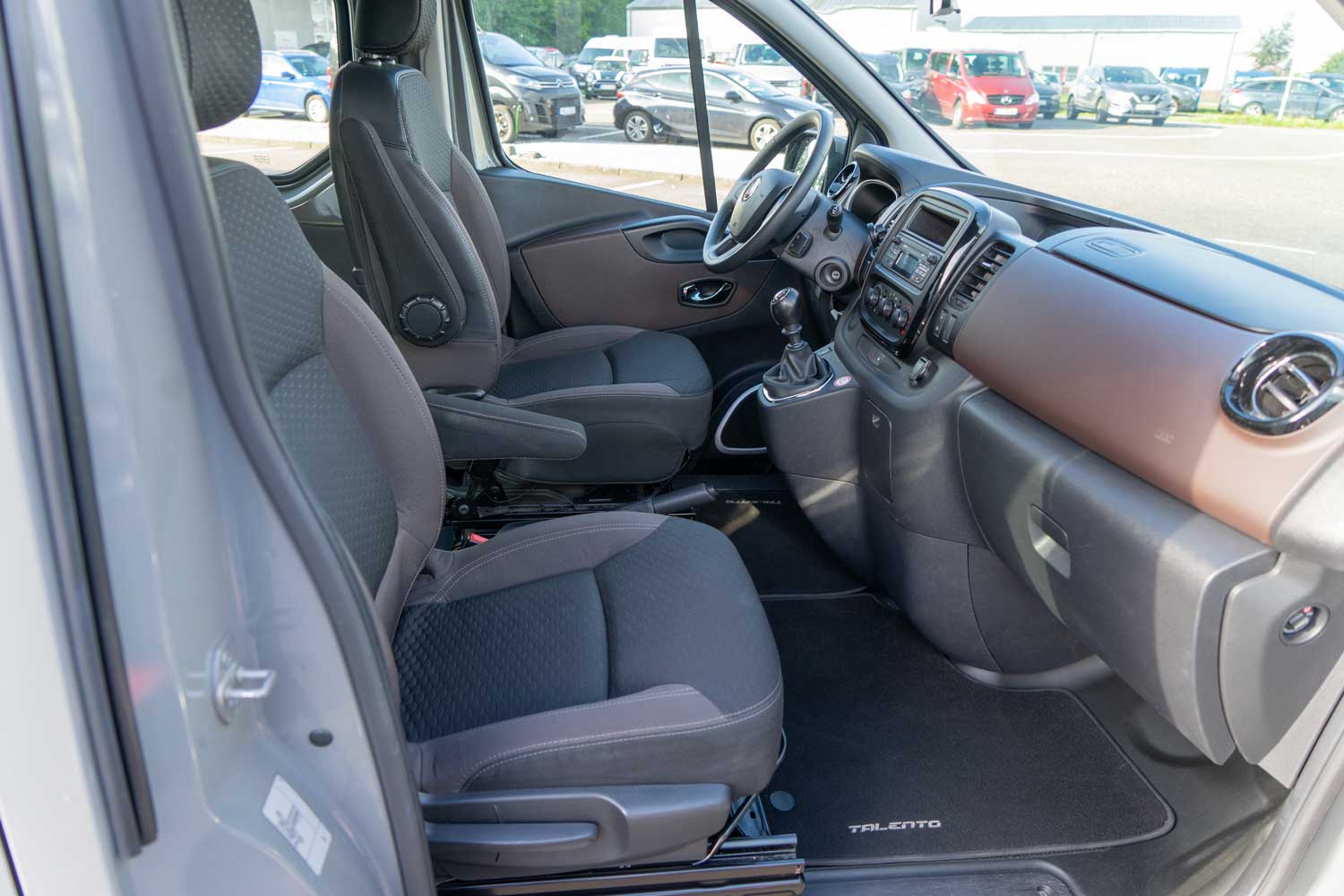 Behindertengerechter Fiat Talento Gebrauchtwagen Heckeinstieg klappbare Sitze, Sodermanns