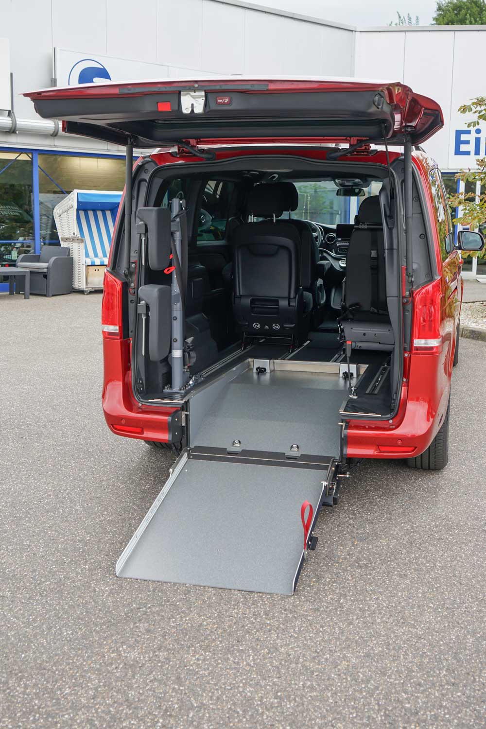 V-Klasse 250 CDI als Beifahrerumbau