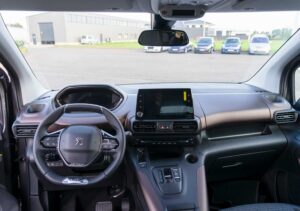 Behindertengerechter Peugeot E-Rifter mit Heckeinstieg, Sodermanns