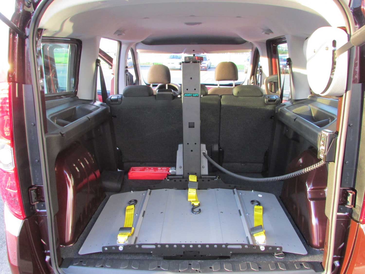 Joey Lift als Einstiegshilfe am behindertengerechten Fiat Doblo, Sodermanns