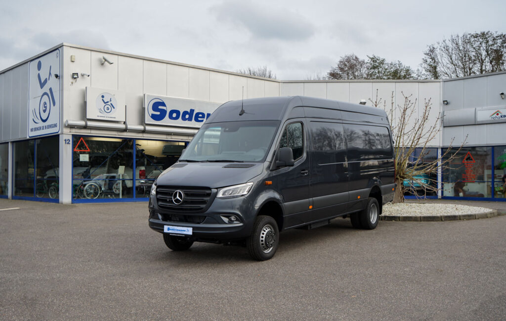 Behindertengerechter Mercedes Benz Sprinter, Selbstfahrerumbau, Kassettenlift, MFD, Handgerät, Transferkonsole, Smart floor, Sodermanns