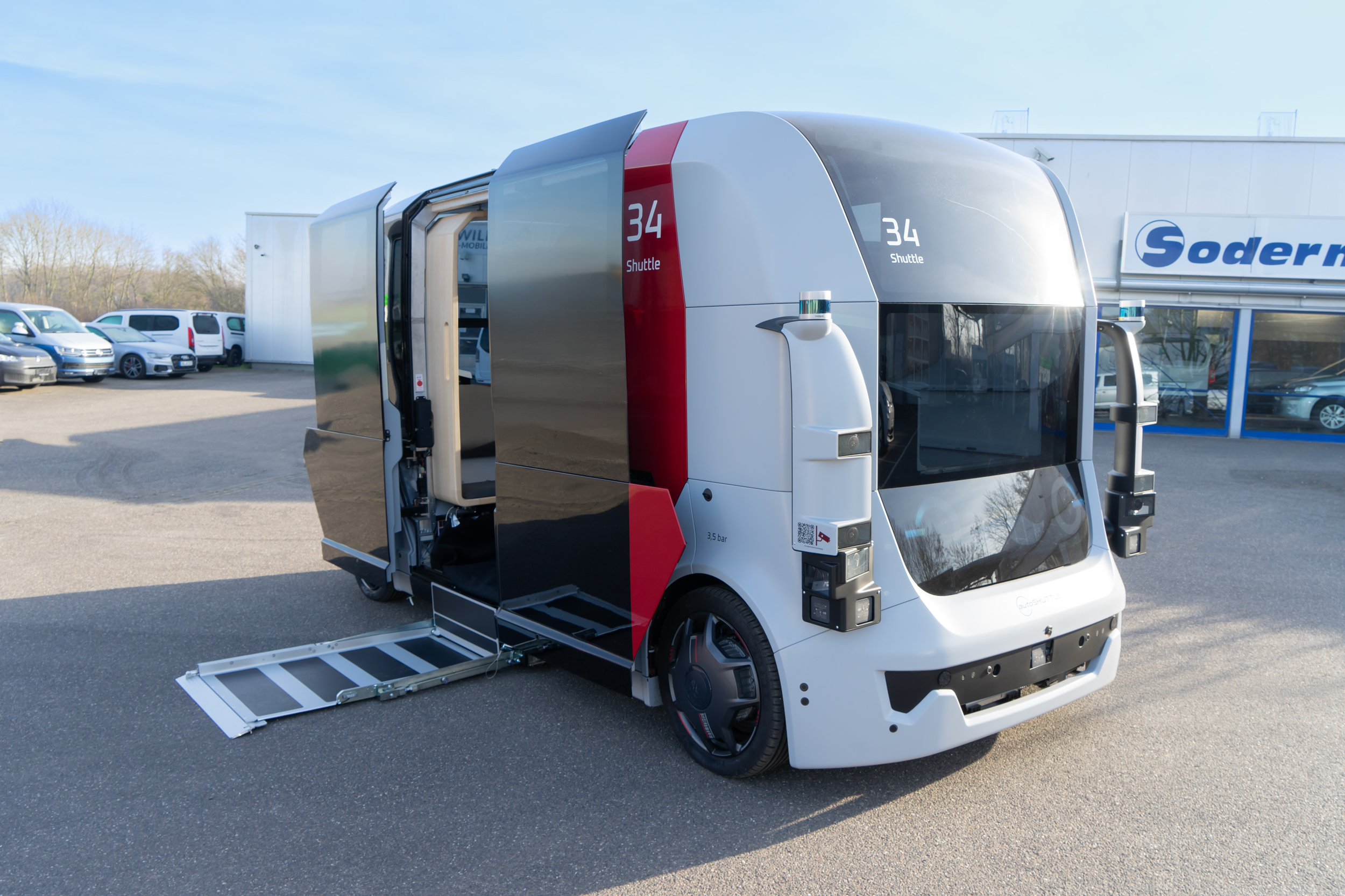 Barrierefreies E-Shuttle der RWTH Aachen mit Unterflur Kassettenlift, Sodermanns