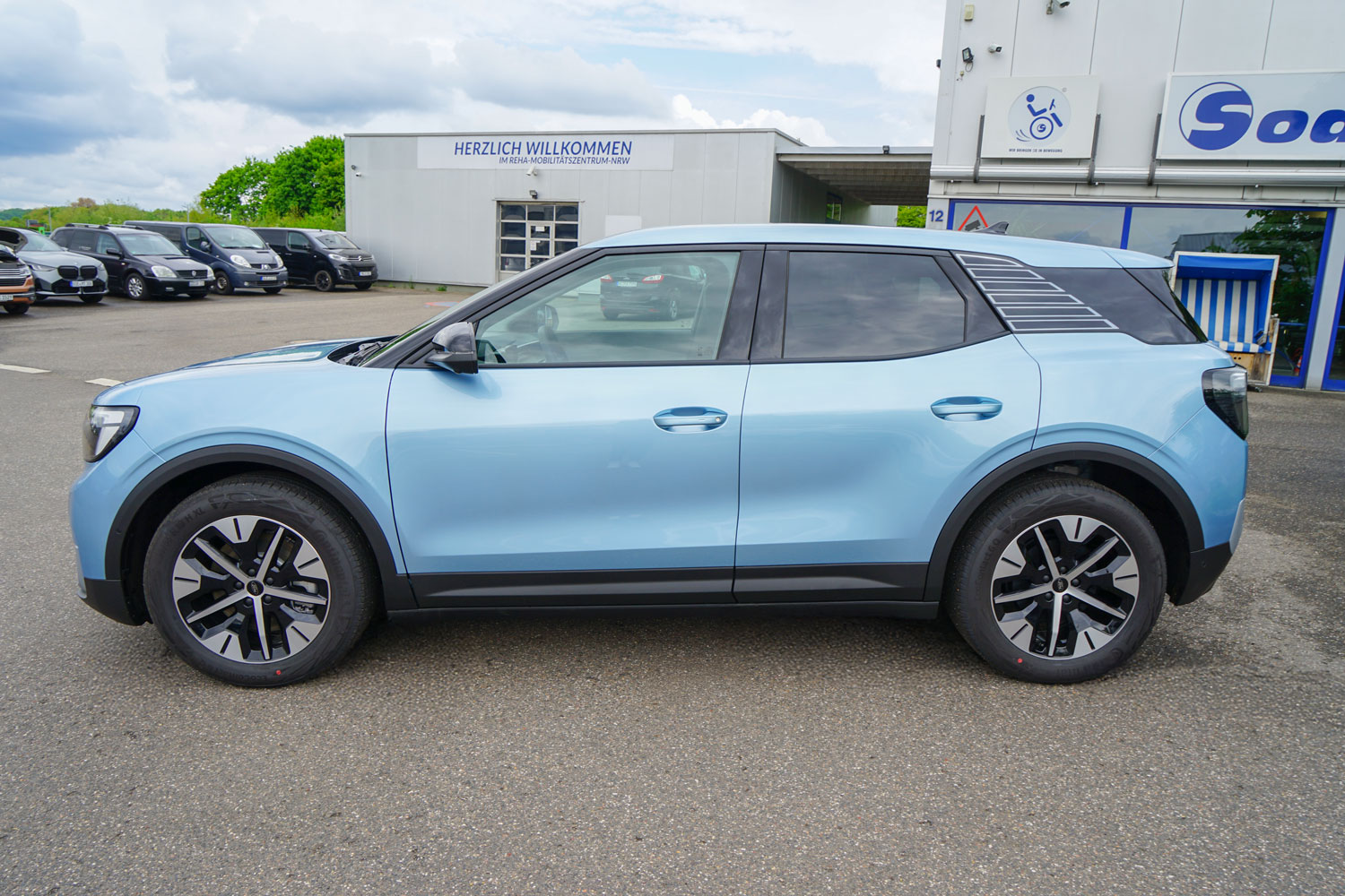 Behindertengerechter Ford Explorer Selbstfahrerumbau mit MFD und Startknopfverlegung, Sodermanns