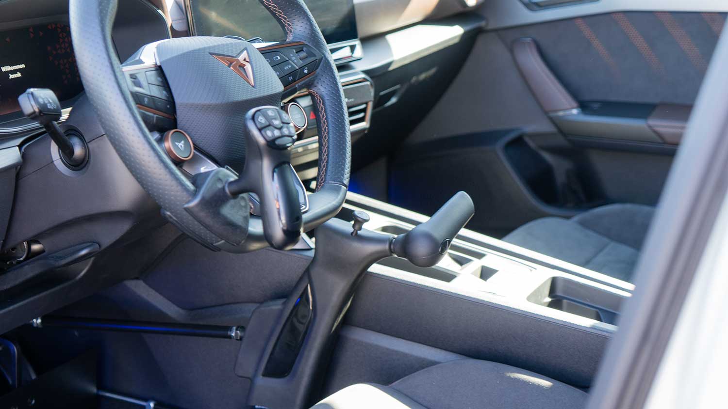 Behindertengerechter Cupra Formentor Selbstfahrer