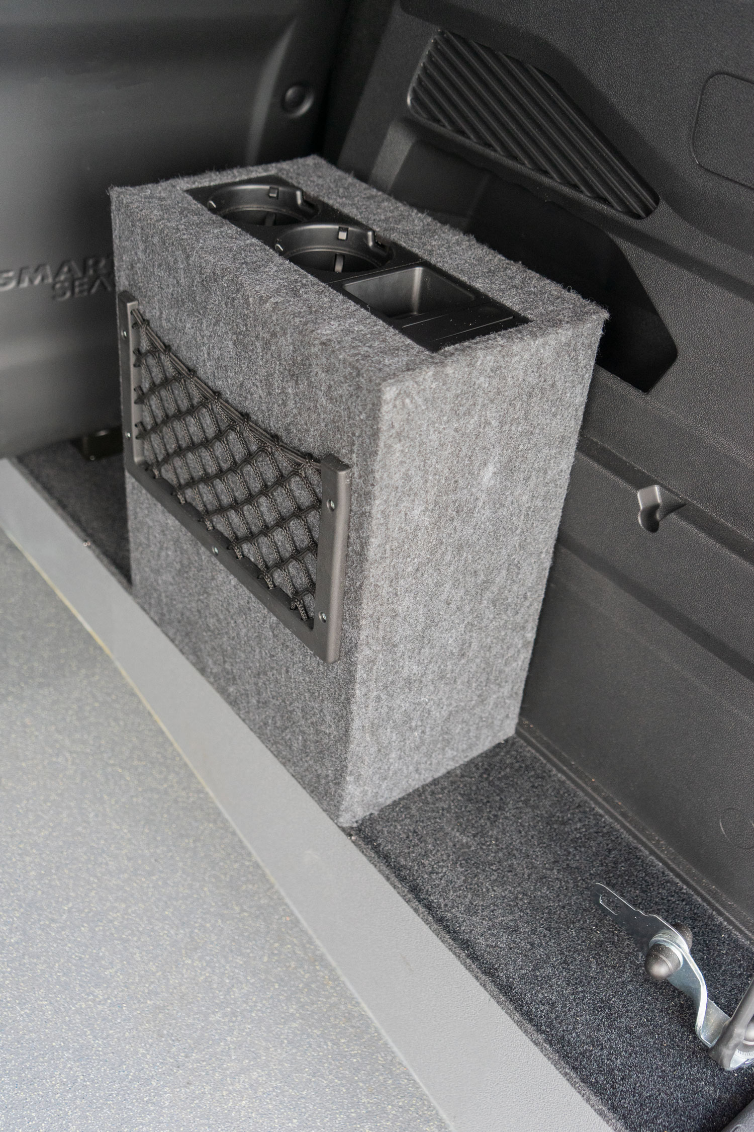 Behindertengerechter Opel Combo Passivfahrerumbau mit Getränkehalter