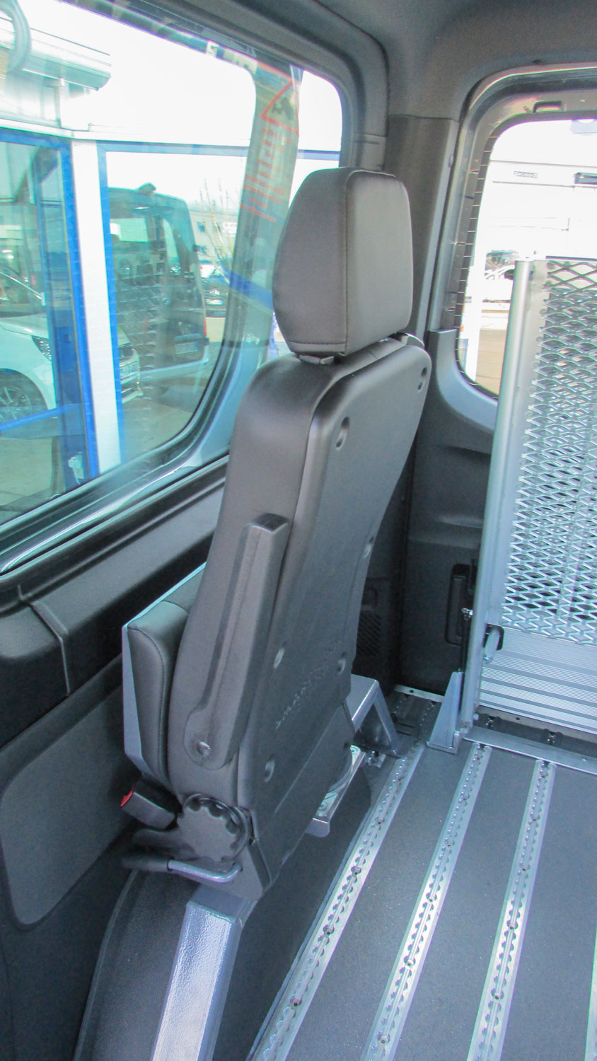 Drehklappsitze im Mercedes Benz Sprinter