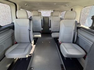 Behindertengerechter Ford Custom Long Cut Heckausschnitt