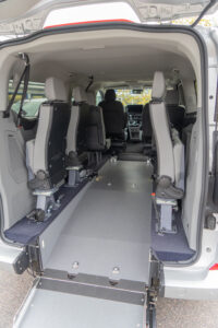 Behindertengerechter Ford Custom Long Cut Heckausschnitt