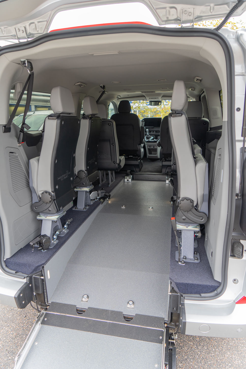 Behindertengerechter Ford Custom Long Cut Heckausschnitt