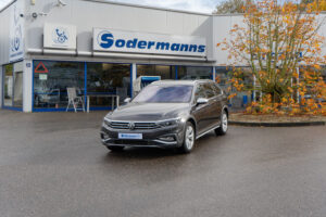 Robot Rollstuhlverladehilfe im behindertengerechten VW Passat Variant, Sodermanns