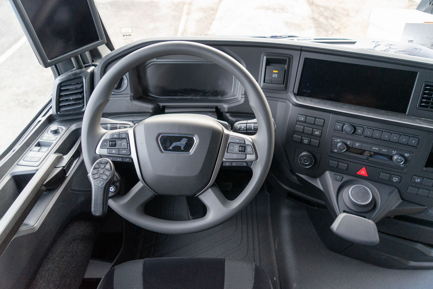 Behindertengerechte MAN Umbauten, MAN TGS für Selbstfahrer, LKW umgebaut mit MFD, Sodermanns