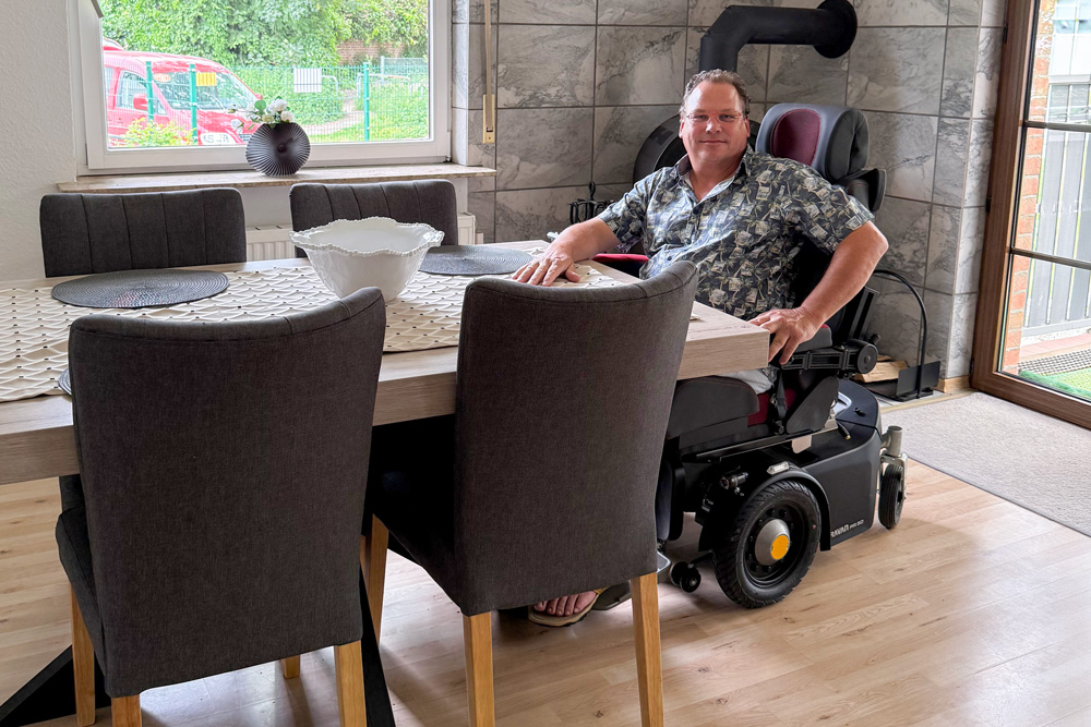 Übersichtsbild-unterfahrbarer-Esstisch-im-Wohnzimmer Übersichtsbild Ferienwohnung Casa Grande