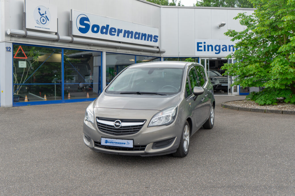 behindertengerechter-Opel-Meriva-Gebrauchtwagen-Front Behindertengerechter Opel Meriva Gebrauchtwagen für Selbstfahrer mit Handicap, Frontansicht
