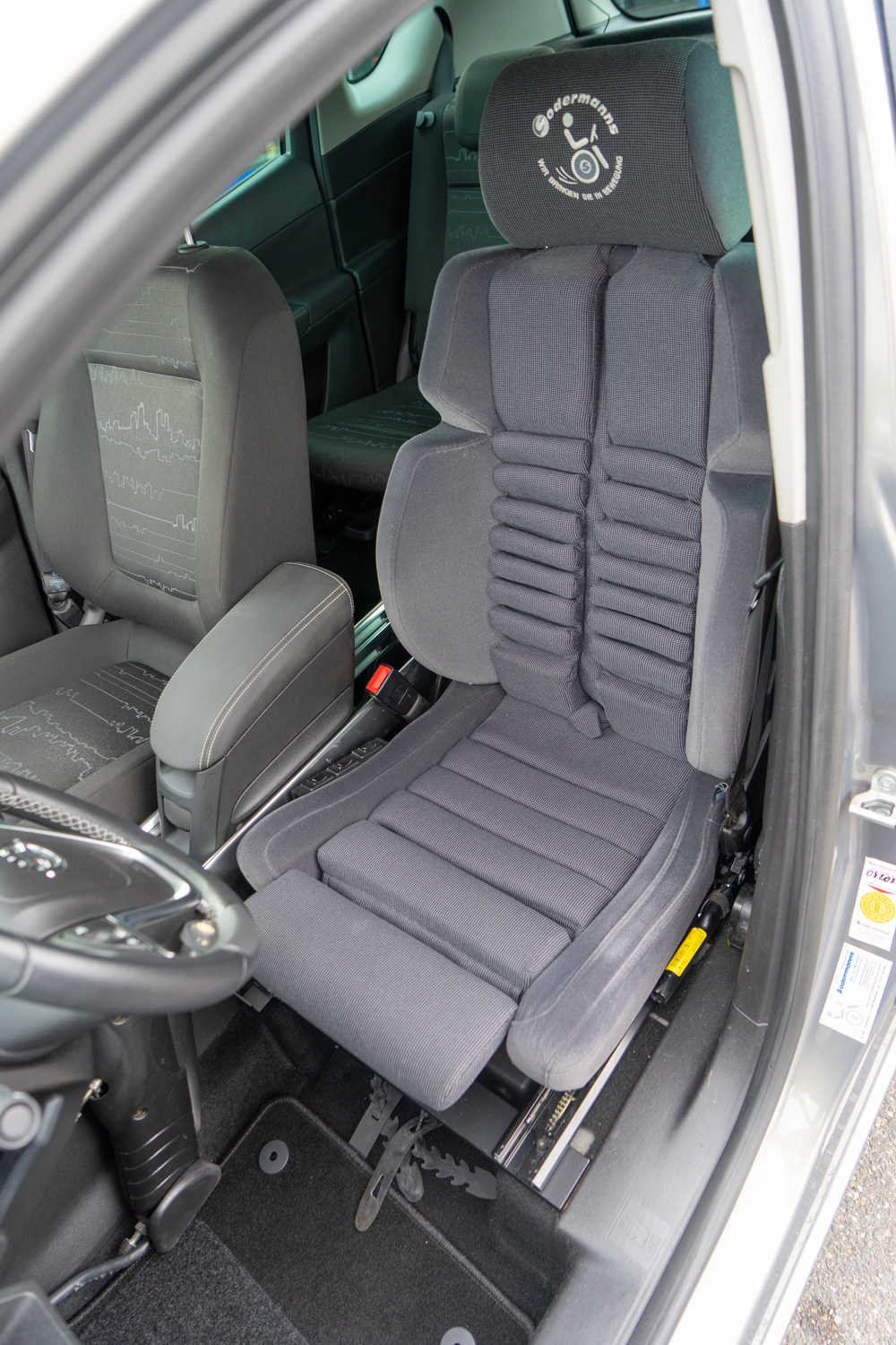 Behindertengerechter Opel Meriva Gebrauchtwagen für Selbstfahrer mit Handicap, orthopädischer Sitz 