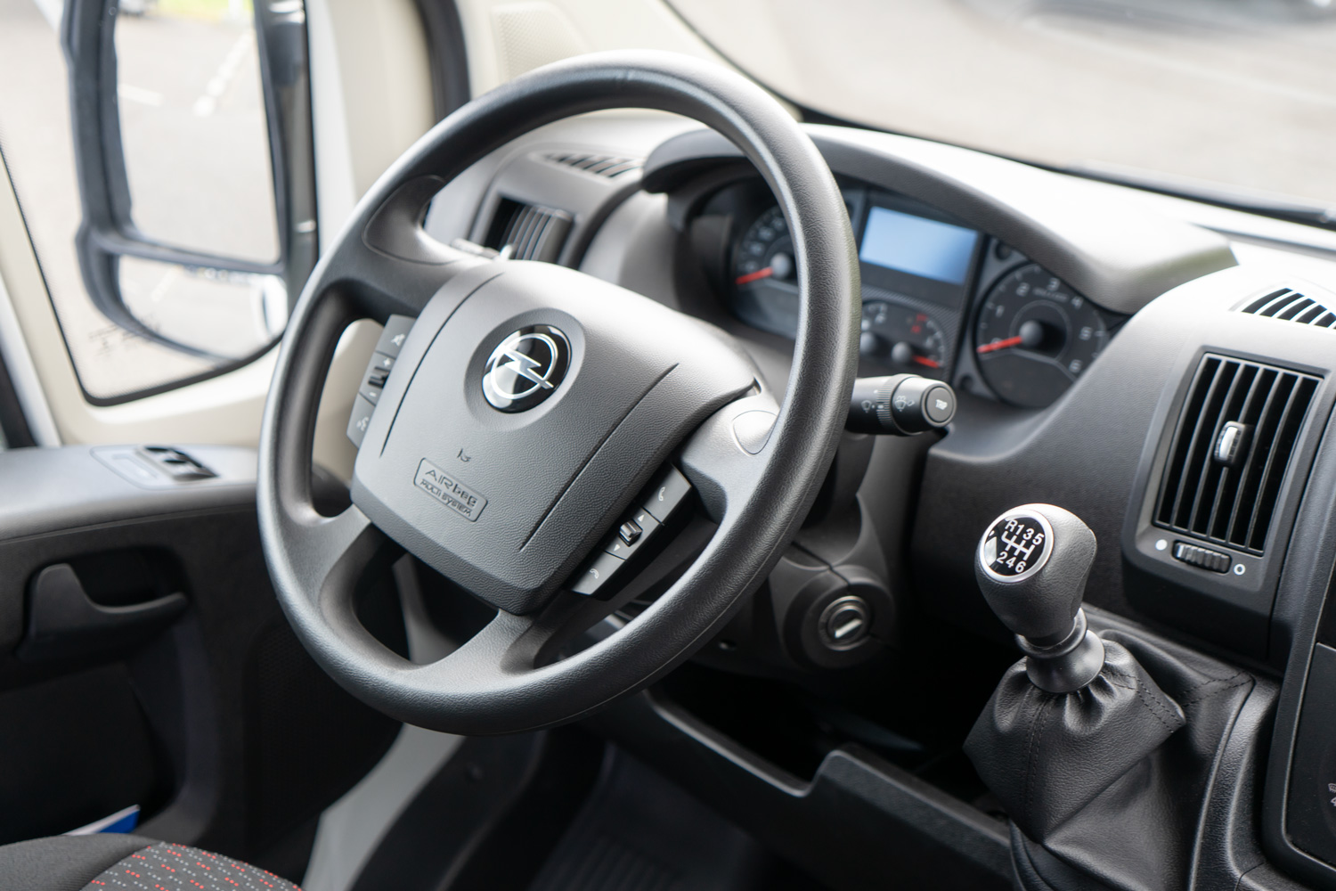 behindertengerechter Opel Movano Lenkrad